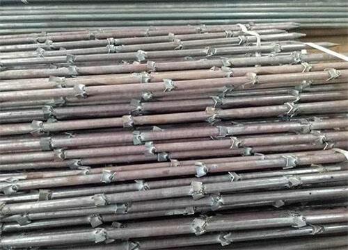 黄龙隧道钢花管